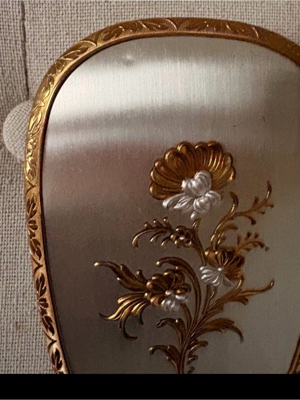 Vintage Gold Ornate Floral Hand Mirror Set - Elegant Gold Vanity Mirrors - Picture 3 of 3